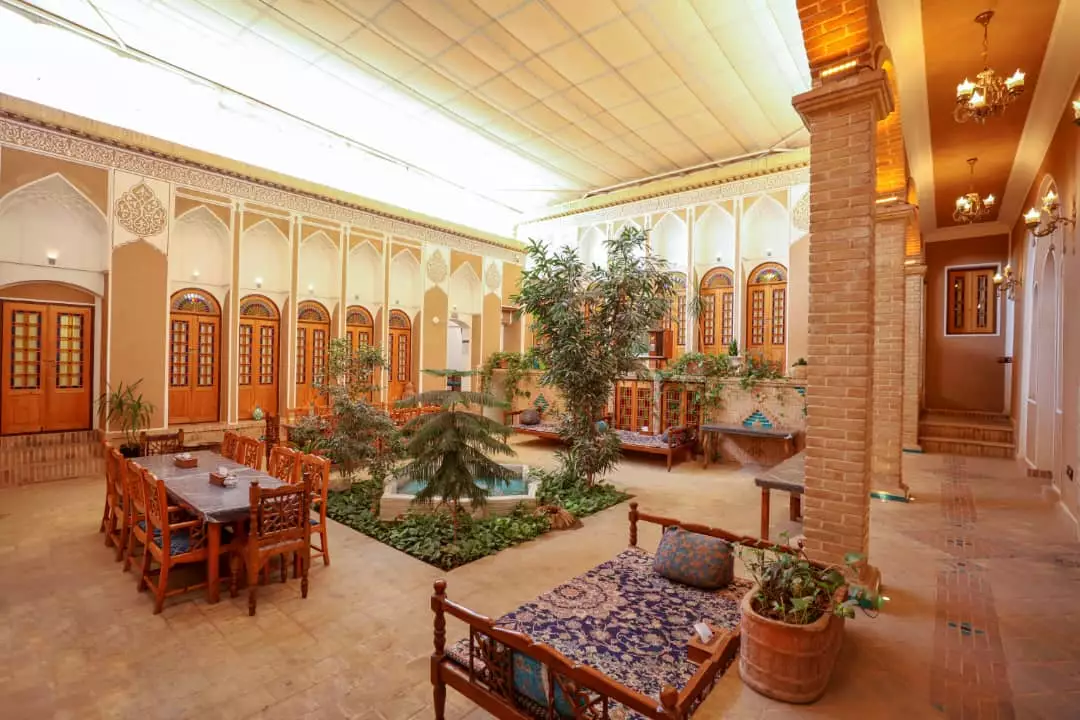 Alibaba https://cdn.alibaba.ir/ostorage/hotel-accommodation-images/6819b950f6e8766ef96f520b_حیاط (2).webp